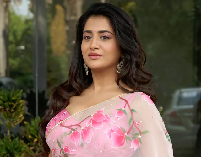 Rashi Singh Wet Saree Photos